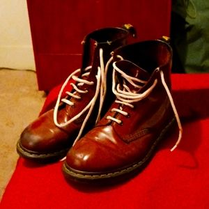 Oxblood Drm Martin 1460s, mens 7